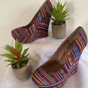 Steve Madden Multi Color Wedge Heels, Size 8M